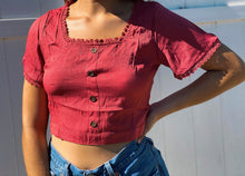 Load image into Gallery viewer, Floral Trim Buttoned Crop Top
