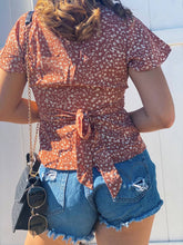 Cargar imagen en el visor de la galería, Taricotta Floral Top
