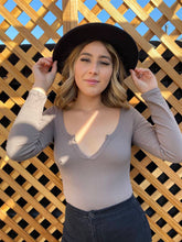 Cargar imagen en el visor de la galería, Tara Bodysuit (TAUPE)
